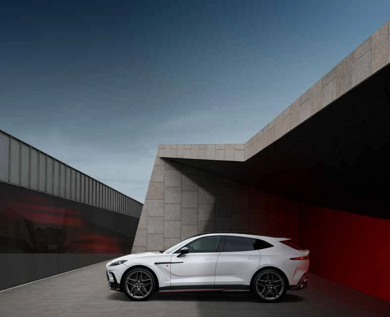Aston Martin DBX S : le nouveau fleuron de la gamme