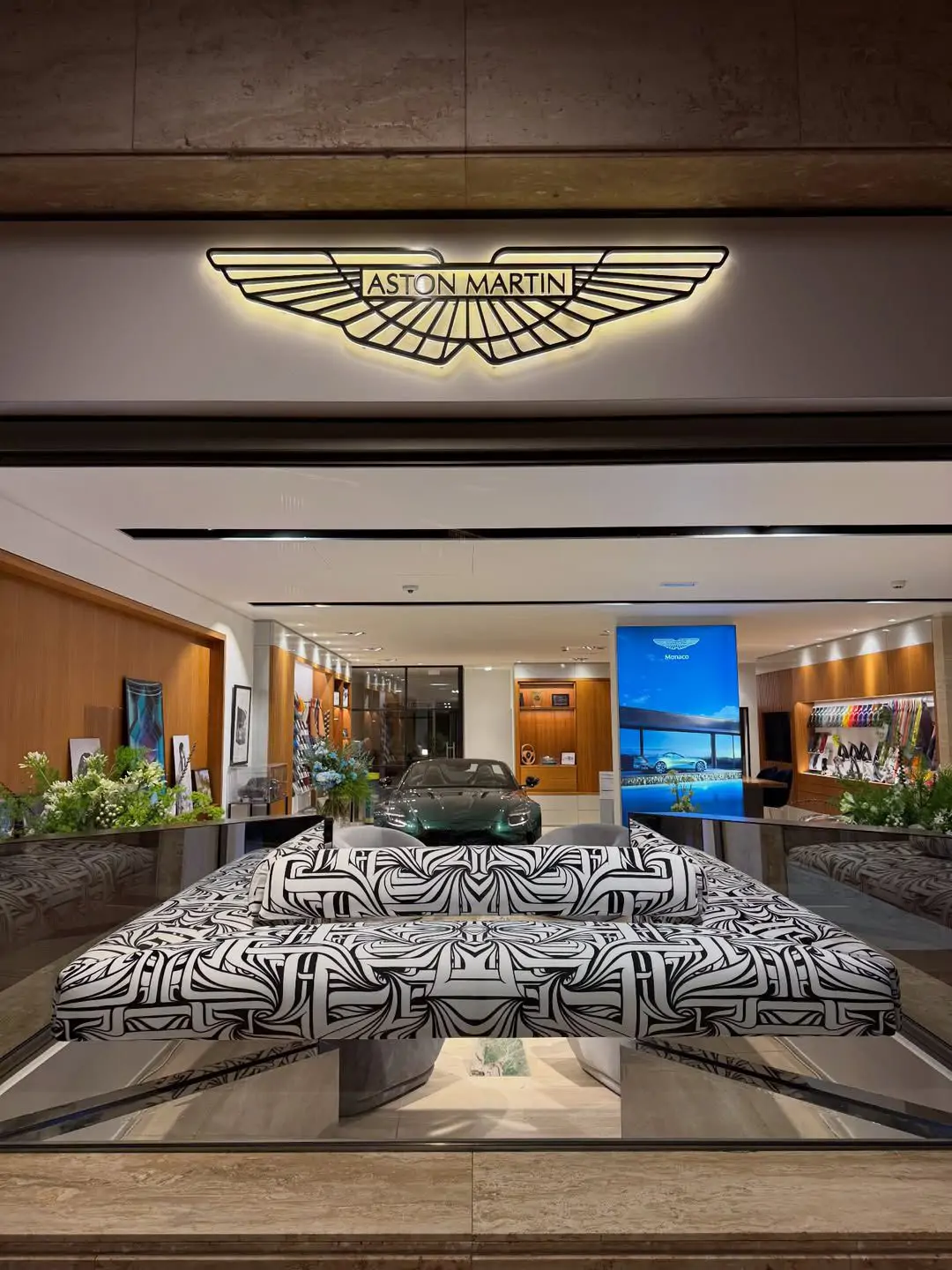 Aston Martin Monaco accueil David Bitton Architecte 