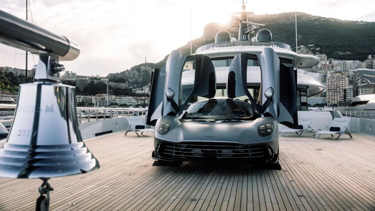 Aston Martin Valhalla